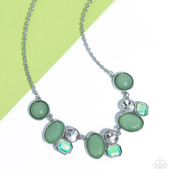 NWT Green & Silver Necklace w/ Earrings Set - Picture 5 of 6